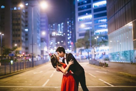 离婚男人恨前妻的心理，男人离婚后这样做